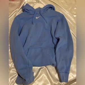 blue nike sweatshirt! 🦕